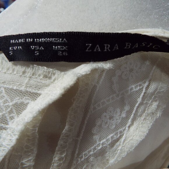 Zara Basics Off White Lightweight Sleeveless Top V Neck with Lace Detail Small - Picture 11 of 11